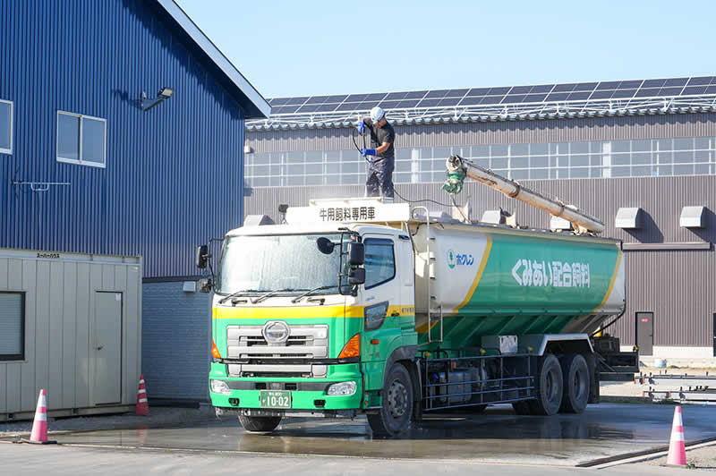 牛用飼料専用車